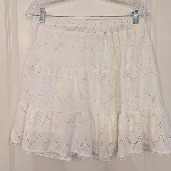 BCBG Generation Flowy Lace Mini Skirt M - Picture 3 of 4